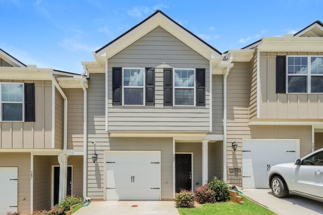 Building Photo - 505 Highwood Ln