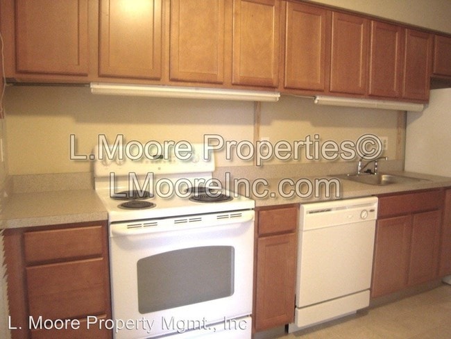 Building Photo - 8652 SW Brightfield Cir