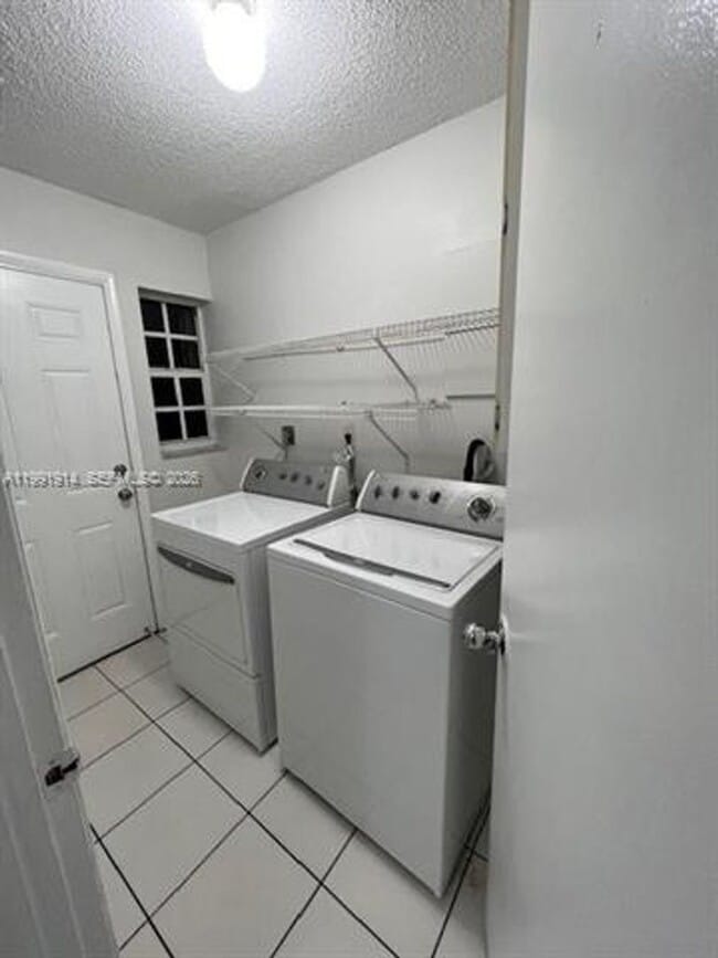 Foto del edificio - 5580 NW 3rd St