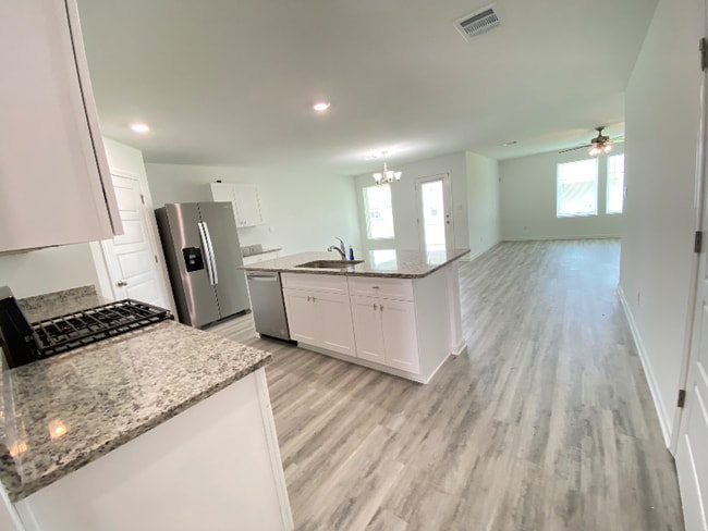 Foto del edificio - 16213 Loussier Dr