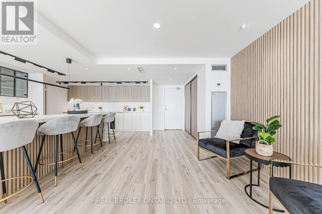 Photo du bâtiment - 131 Torresdale Ave