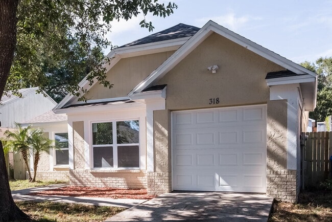 Foto del edificio - 318 Regal Park Dr