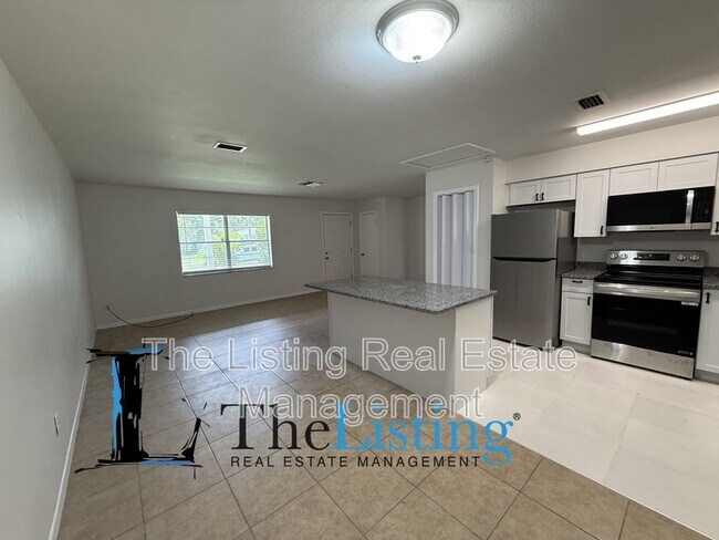 Foto del edificio - 6805 Mathers Ln