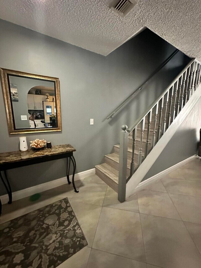 Foto del edificio - 12737 Westhampton Cir