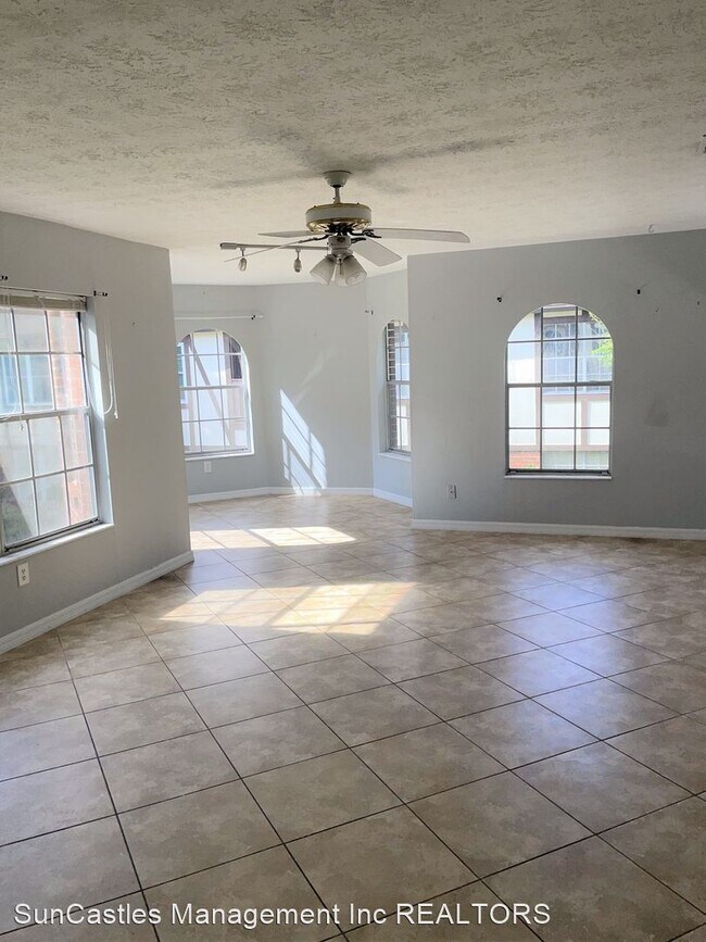 Foto del edificio - 3 br, 2 bath House - 5461 Hansel Ave  Unit H6