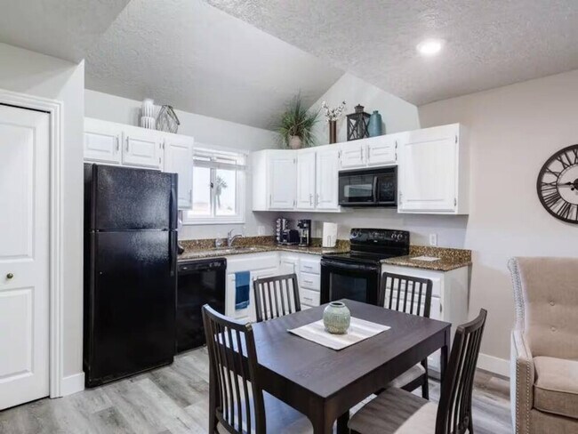 Foto del edificio - 860 West Village Road-SI ID1533809P