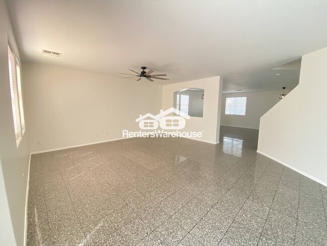 Foto del edificio - 46009 W Belle Ave