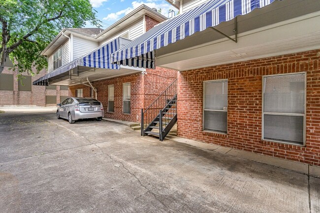 Foto del edificio - 3329 Rosedale Ave