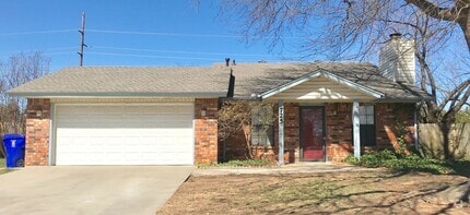 Building Photo - 725 Peregrine Dr