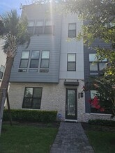 Building Photo - 2332 Brix St
