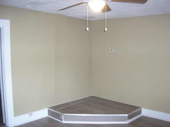 Building Photo - 1421 Stubbins St