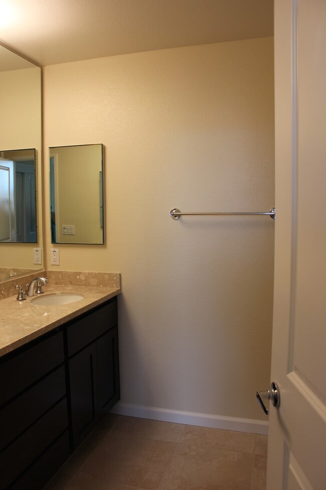 Building Photo - 446 Lindberg Cir