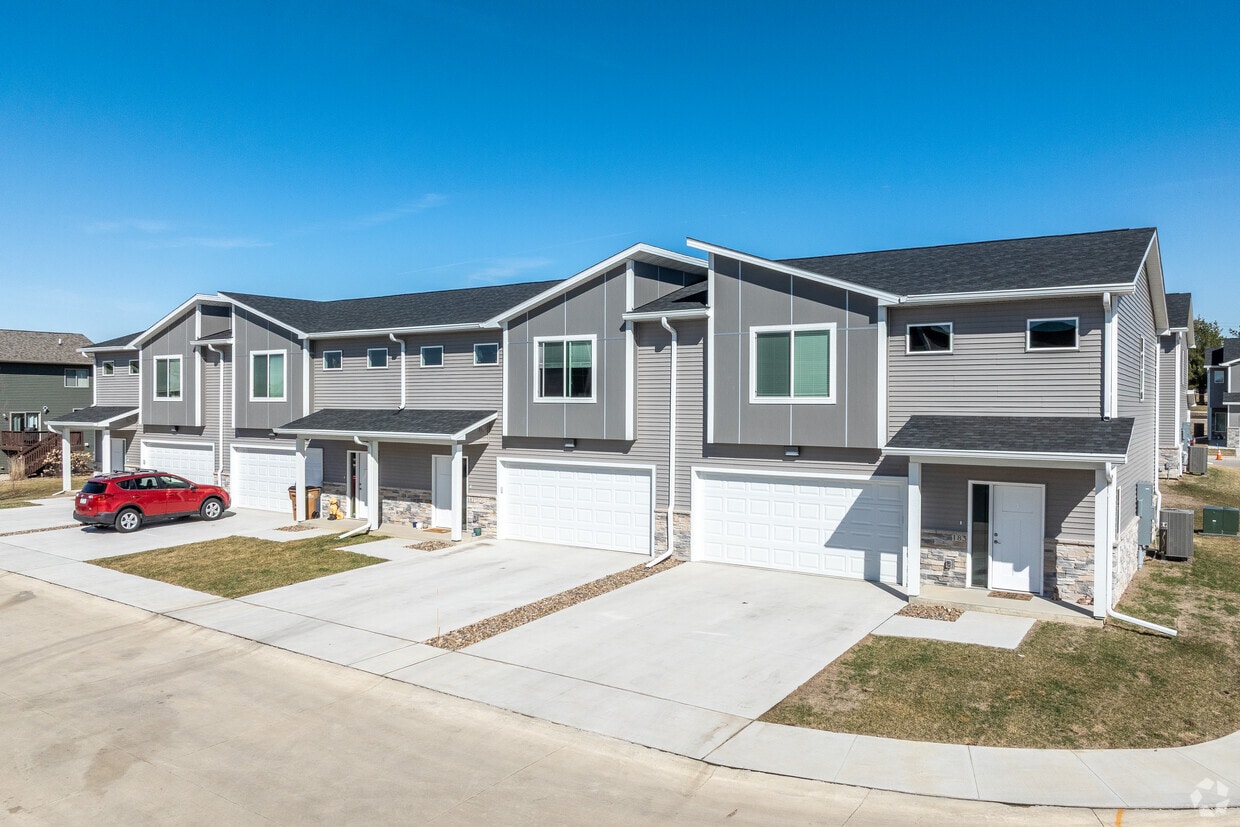 Primary Photo - James Point Luxury Townhomes