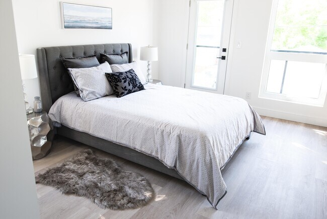 Photo du bâtiment - 584 Gertrude Avenue