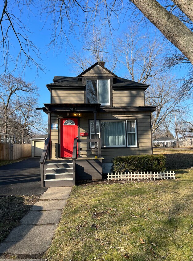 3216 Ezra Ave, Zion, IL 60099 House Rental in Zion, IL