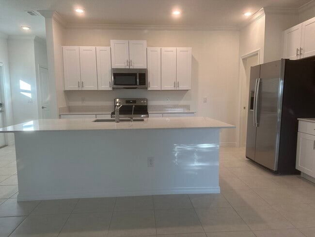 Building Photo - 13753 Big Hawk Way