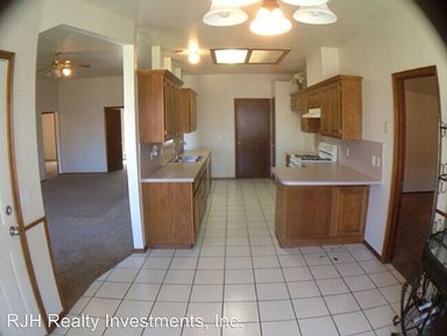 Foto del edificio - 621 Gyrfalcon Dr