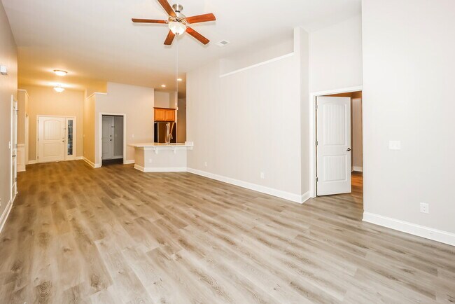 Foto del edificio - 4890 Summersun Dr