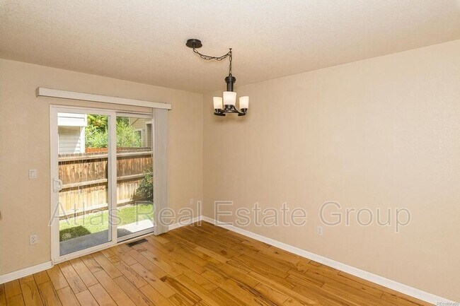 Building Photo - 9539 E Iowa Cir