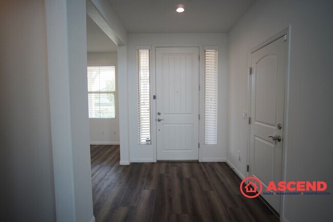 Foto del edificio - Beautiful 4-Bedroom Located In Highgate Community!