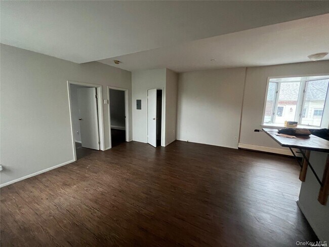 Foto del edificio - 541 E Broadway