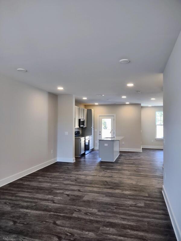 Building Photo - 844 Pryor St