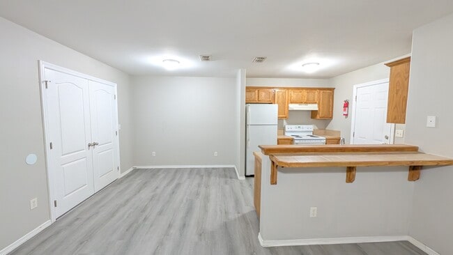 Building Photo - 701 Sonesta Ct