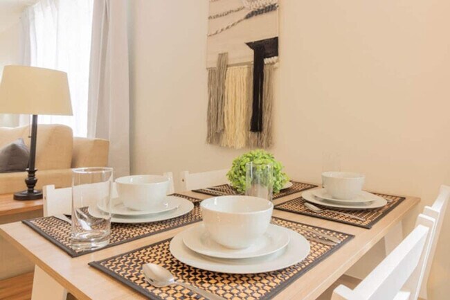 Foto del edificio - 3912 Crestview Dr