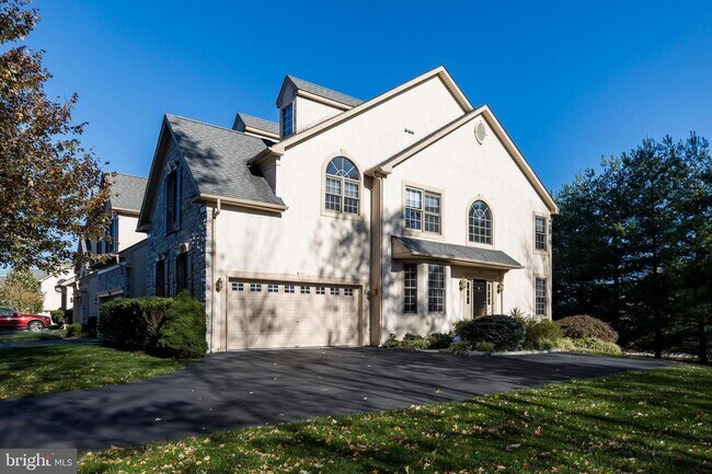 Building Photo - 2400 Vincent Way