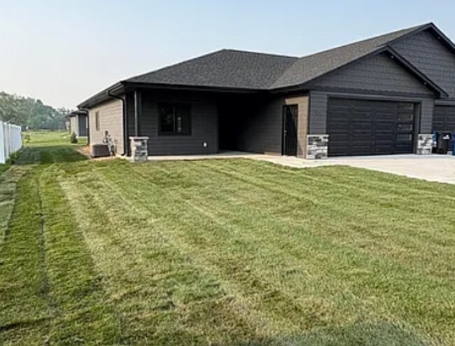 Foto del edificio - 1120/1122 Carl Rd