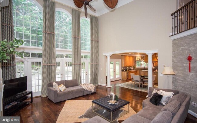 Building Photo - 6125 Old Dominion Dr