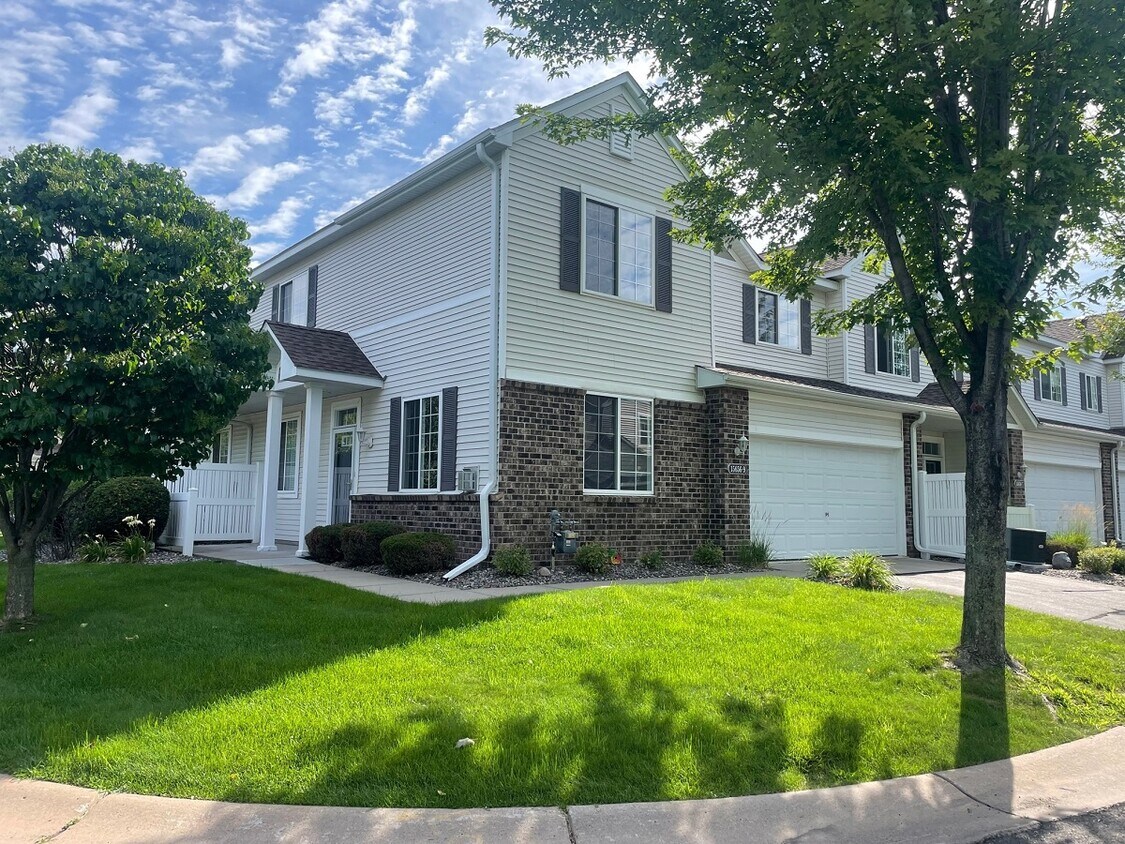 15656 Emerald Dr N, Hugo, MN 55038 Townhome Rentals in Hugo MN