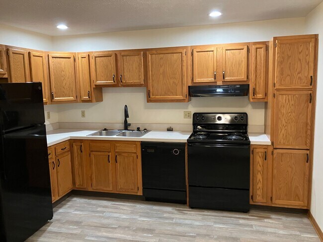 Foto del edificio - 2-Bedroom Ranch in Peaceful Piqua Neighbor...