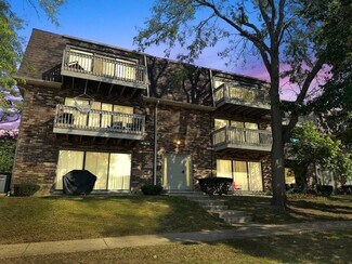 Building Photo - 209 W Ct of Shorewood