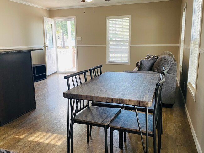 Foto del edificio - 7117 SW Archer Rd