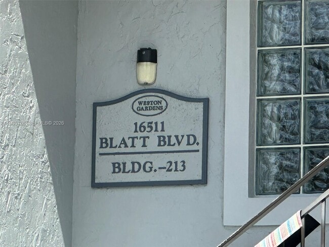 Foto del edificio - 16511 Blatt Blvd