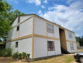 Building Photo - 4200 Boyett St
