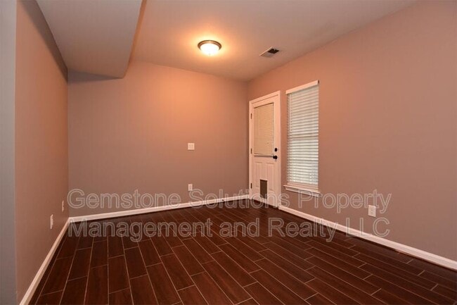 Building Photo - 732 Huffine Manor Cir