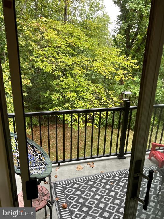 Building Photo - 302 River Rd