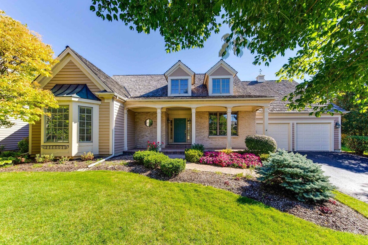 Foto principal - 693 S Bristol Ct