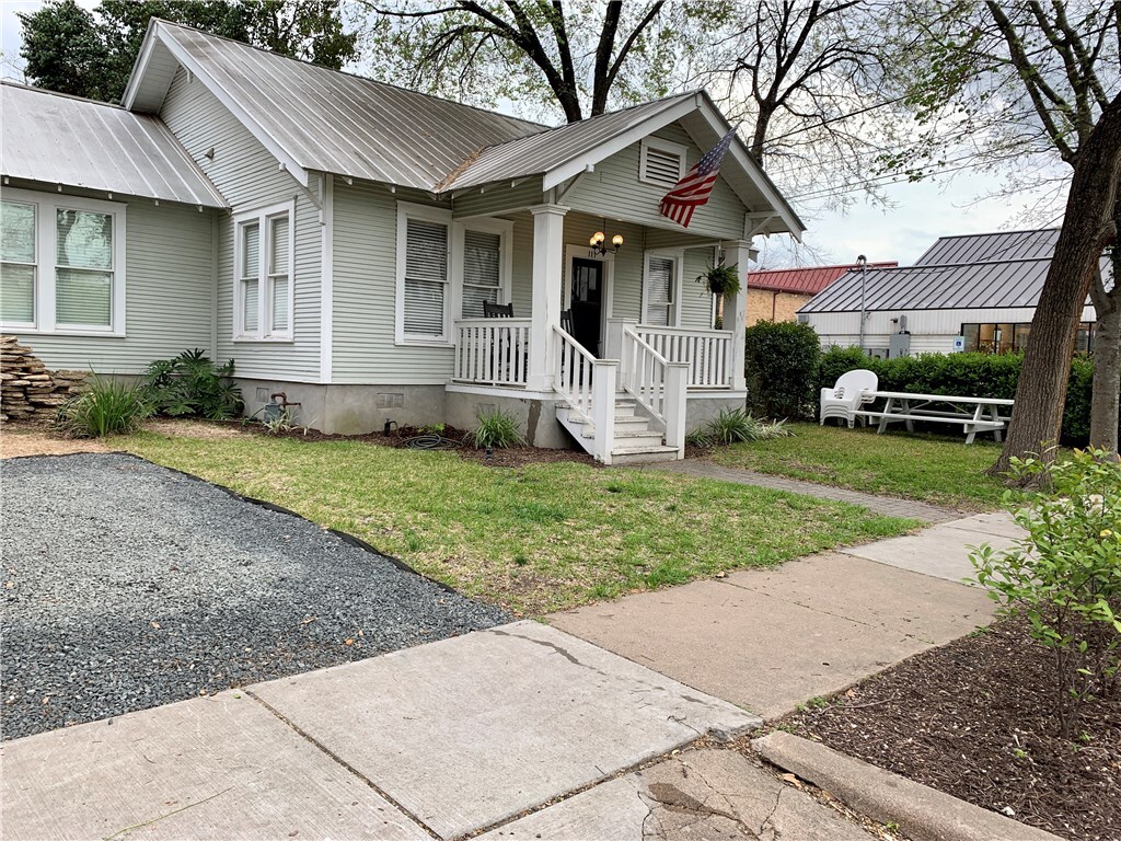 Primary Photo - 111 E Milton St