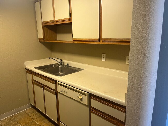 Foto del edificio - 16006 E 14th St