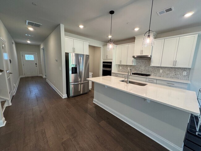 Building Photo - Like-New 5 Bedroom Home in the Heart of Smyrna!