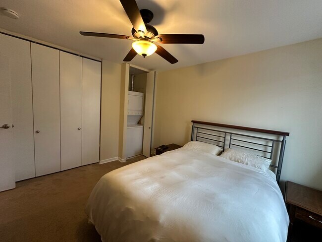 Foto del edificio - 5821 Oakwood Dr