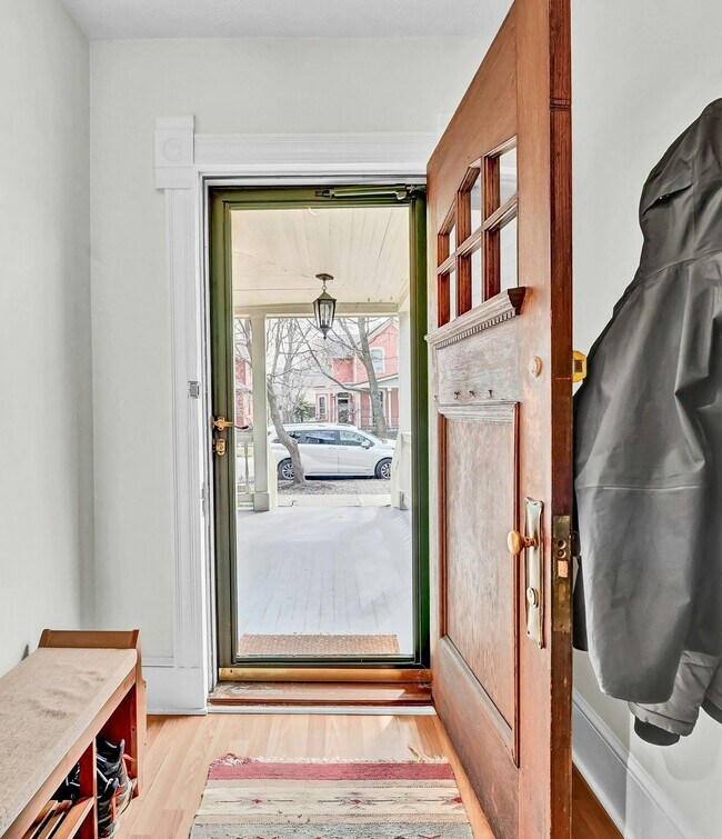 Foto del edificio - 3922 Whitman Ave