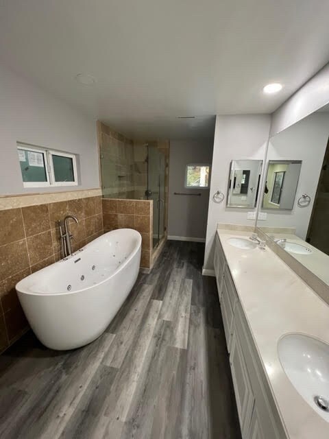 Master Bath - 10338 Steven Plz