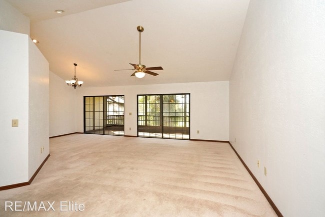 Building Photo - 666 Greenwood Manor Cir