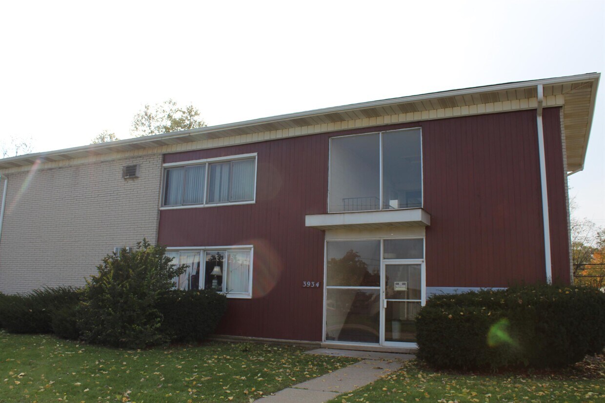 Primary Photo - 3934 Howe Rd