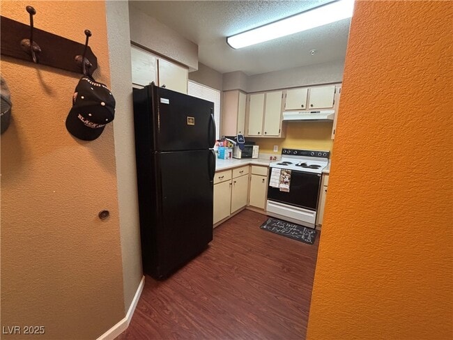 Building Photo - 2068 Mesquite Ln