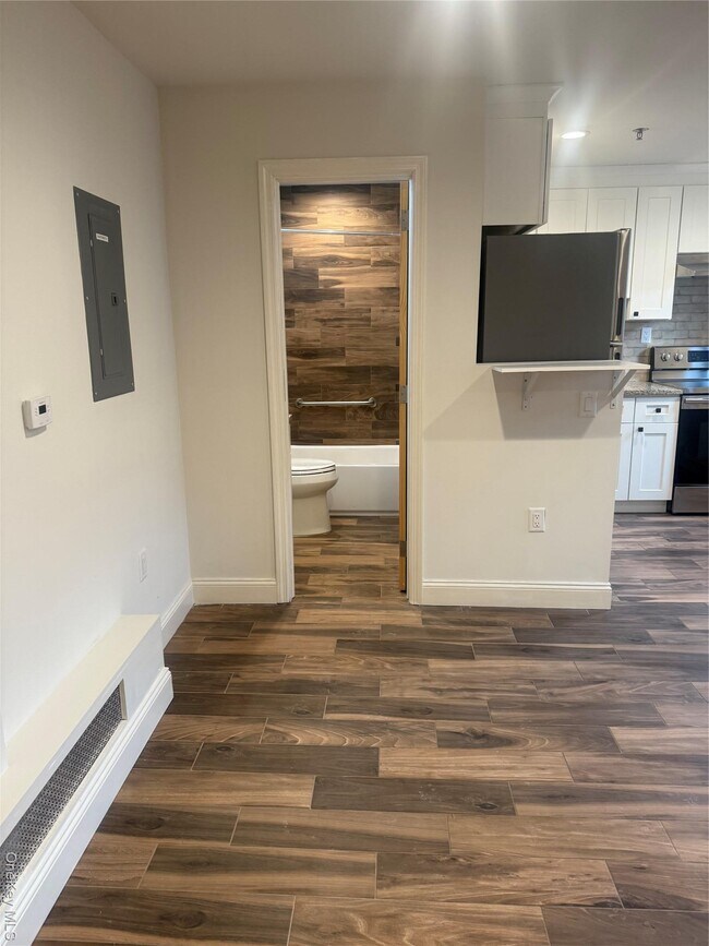 Foto del edificio - 106 Hempstead Turnpike